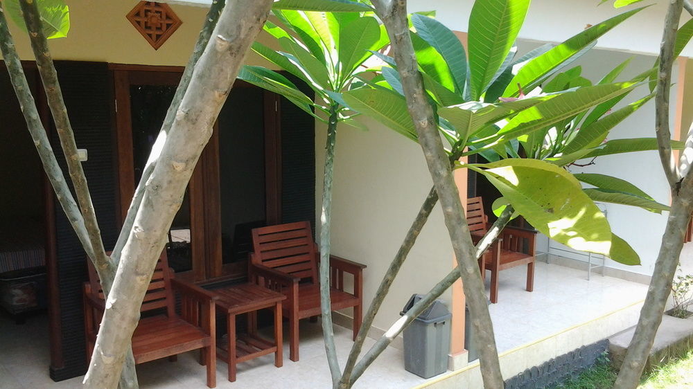 Family Garden Homestay Mangsit Exterior foto