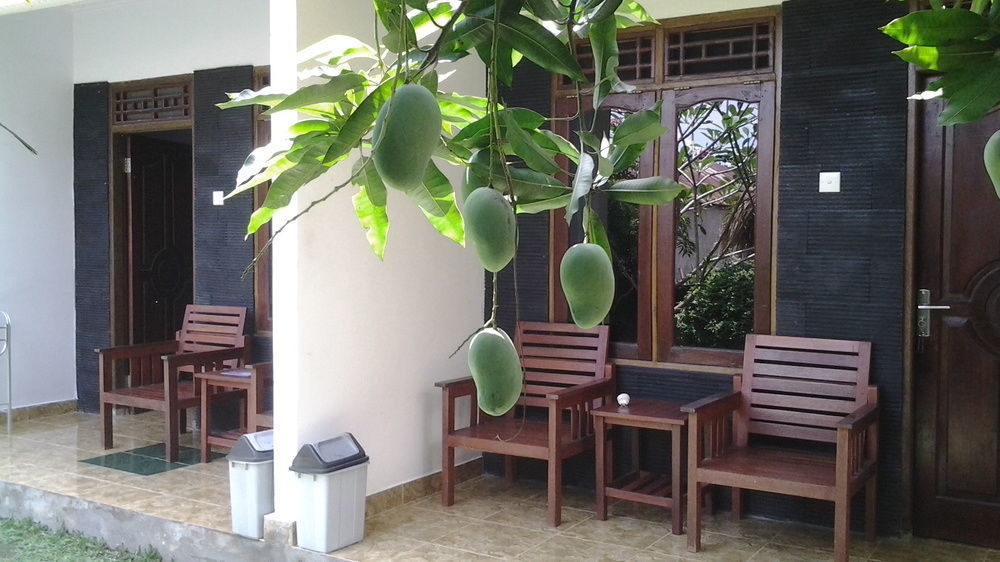 Family Garden Homestay Mangsit Exterior foto