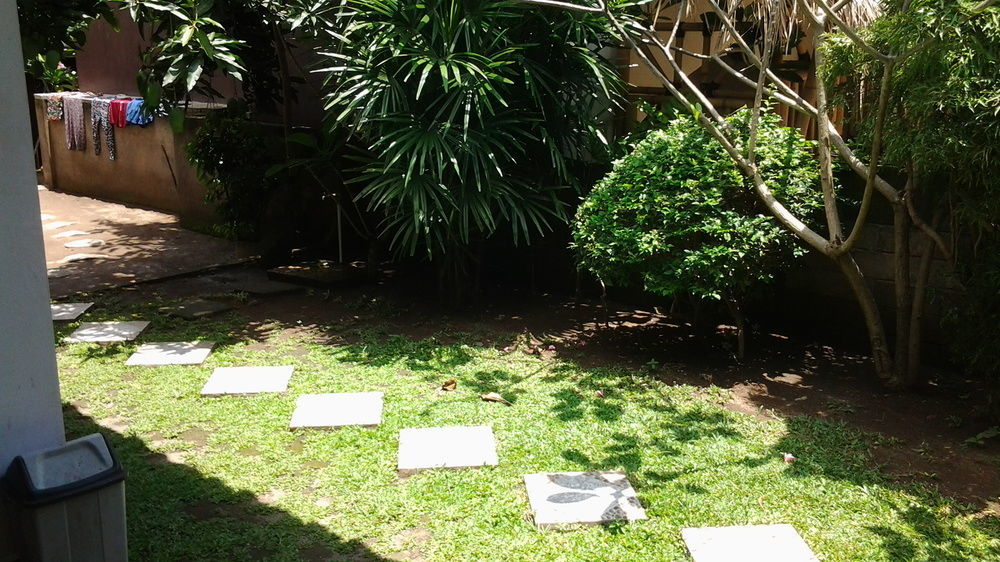 Family Garden Homestay Mangsit Exterior foto