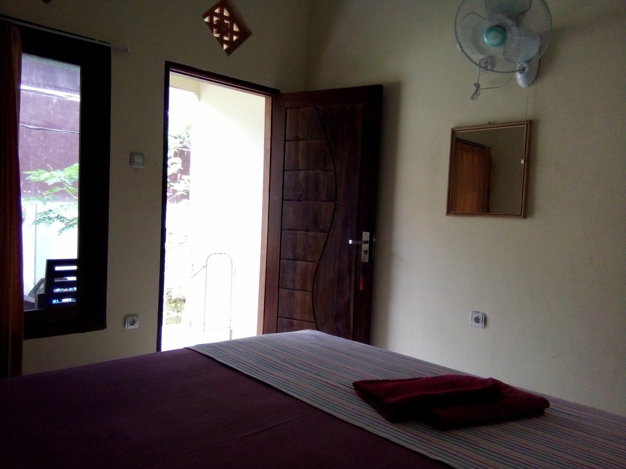 Family Garden Homestay Mangsit Exterior foto