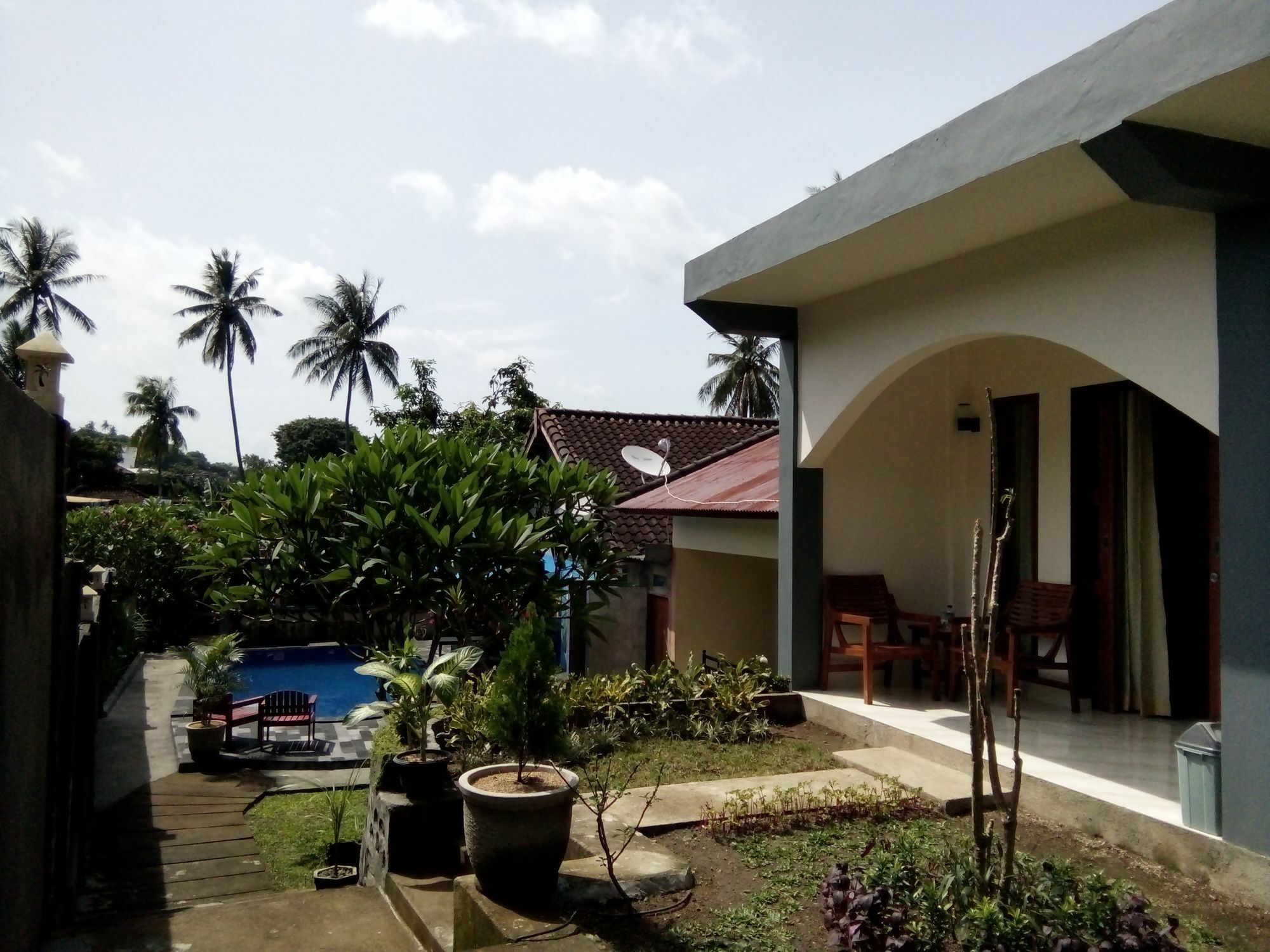 Family Garden Homestay Mangsit Exterior foto