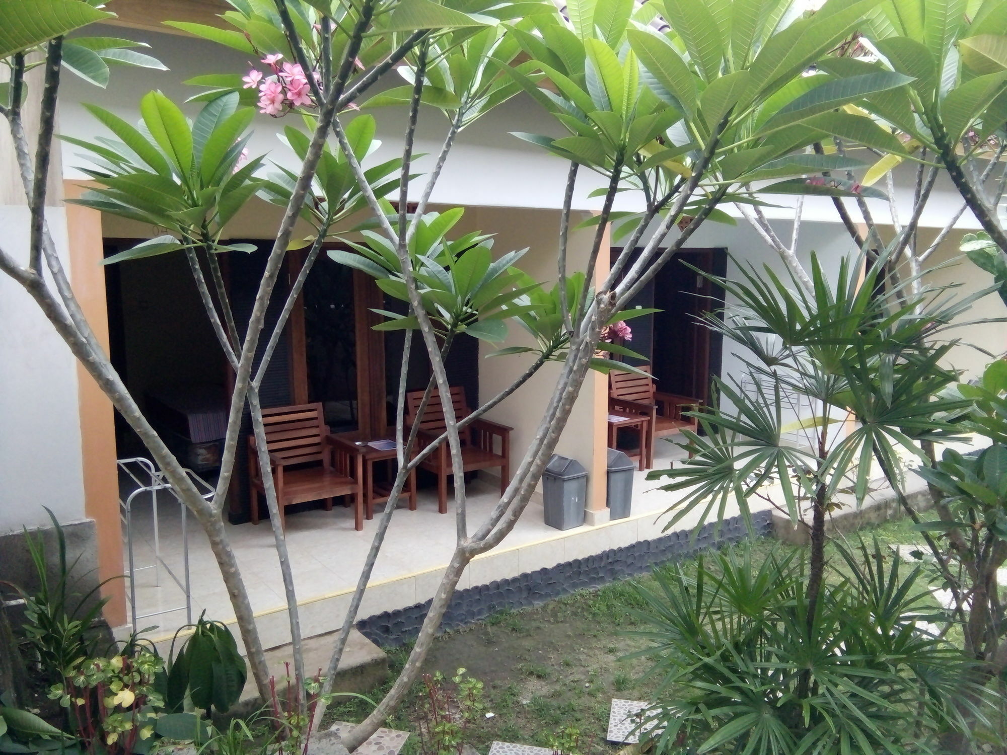 Family Garden Homestay Mangsit Exterior foto